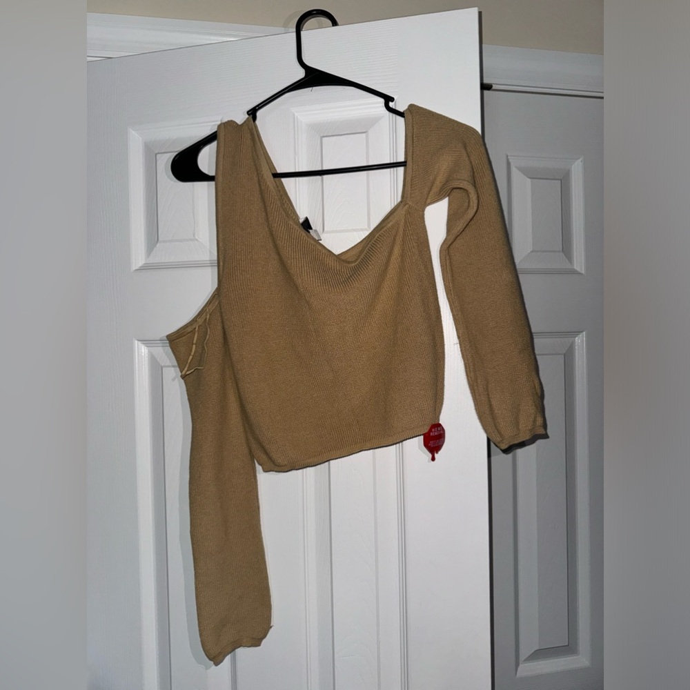 vince. Long sleeve cut shoulders top.